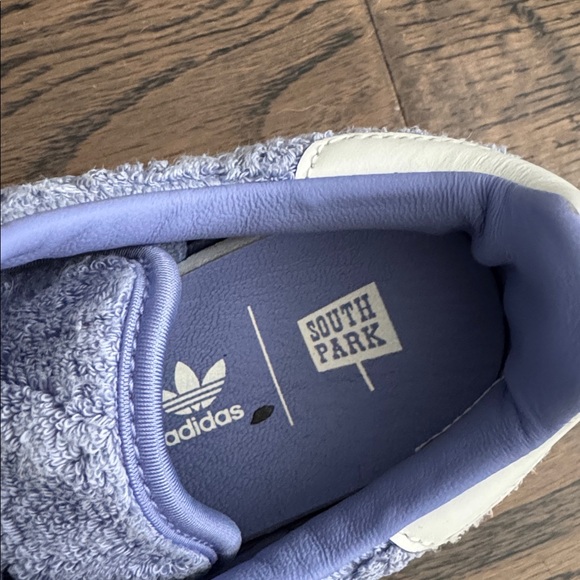 Adidas big kid size 6 south park towel glow in dark sneakers - Picture 7 of 10